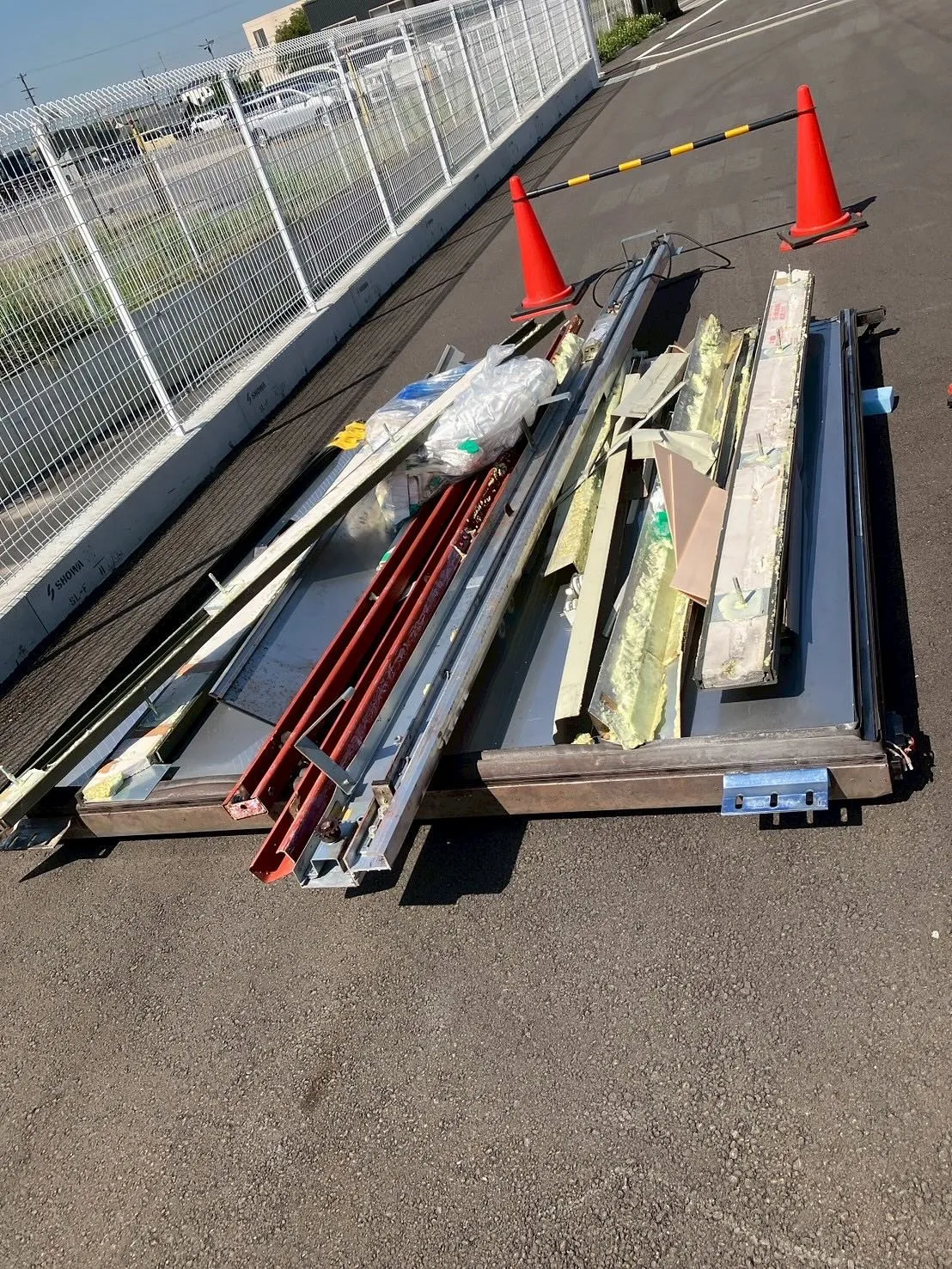 今日は防熱扉の廃材を回収してきました！🚛✨ お客さまの大切な...