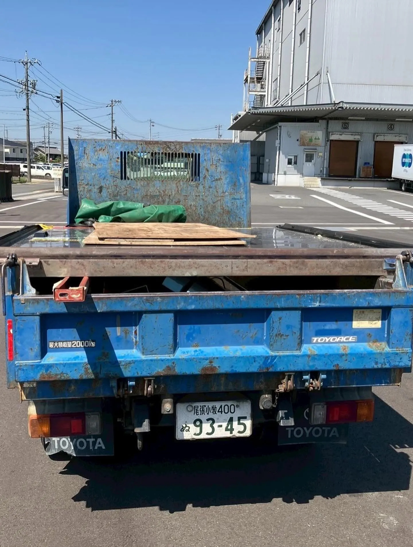 今日は防熱扉の廃材を回収してきました！🚛✨ お客さまの大切な...